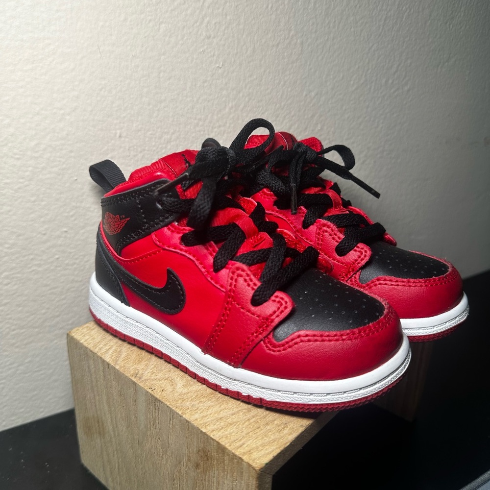 Nike Air Jordan 1 Mid Reverse Bred Toddler Size 8C